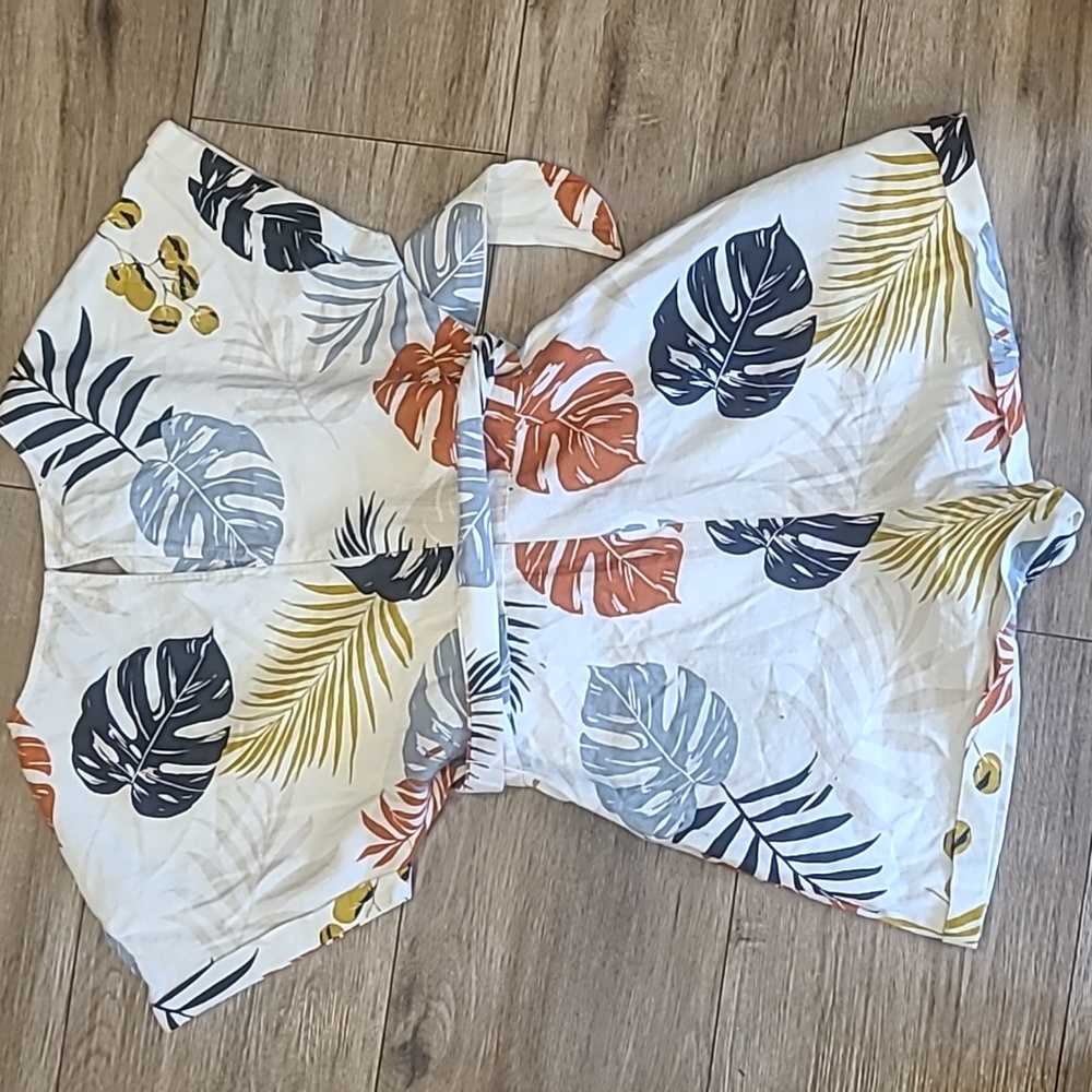 Lush Euc Linen Blend Romper In Cream With a Tropical Print Small - Picture 9 of 11